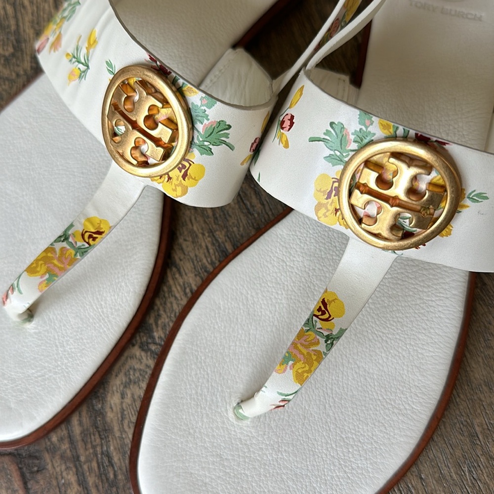 TORY BURCH Benton White Floral Leather Sandals NWOT - Picture 3 of 6